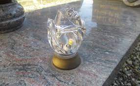 Nuovo servizio di illuminazione votiva nei cimiteri di Collesalvetti